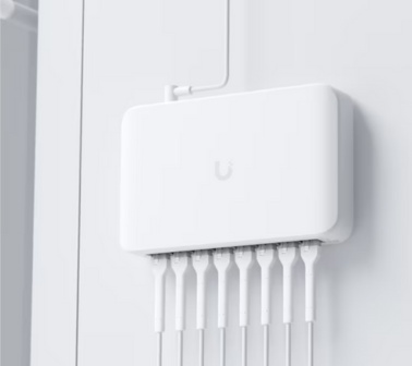 UniFi USW Lite 8 PoE 06